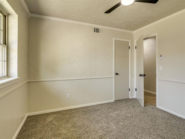 100 Olympic Drive, Moore, OK 73160