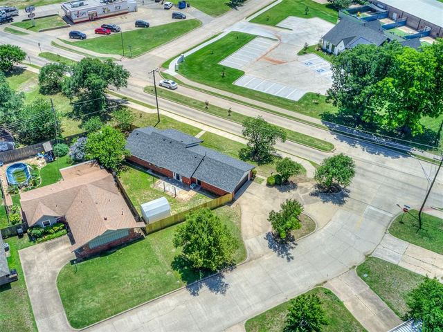 100 Olympic Drive, Moore, OK 73160