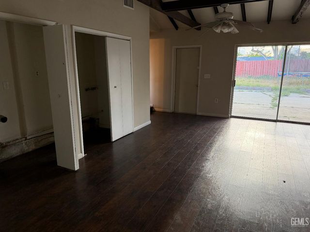 2208 Valencia Drive, Bakersfield, CA 93306