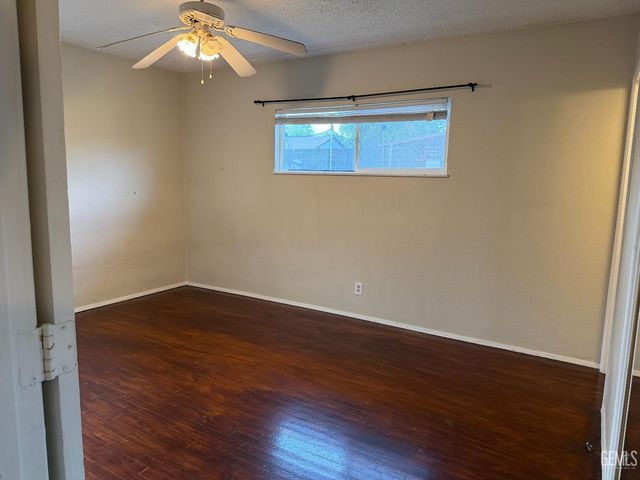 2208 Valencia Drive, Bakersfield, CA 93306