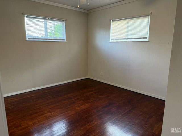 2208 Valencia Drive, Bakersfield, CA 93306