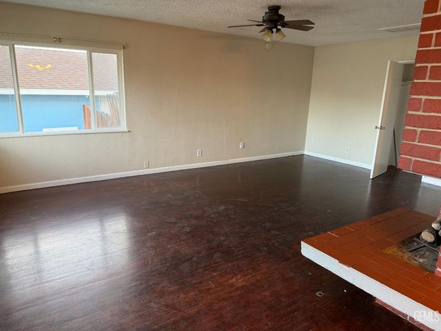 2208 Valencia Drive, Bakersfield, CA 93306