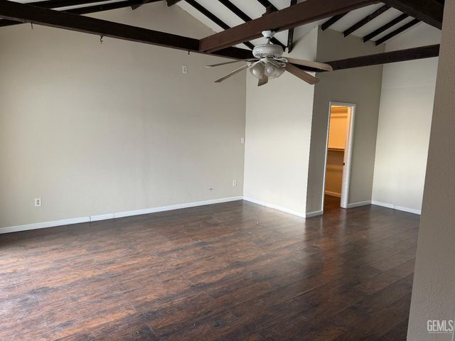 2208 Valencia Drive, Bakersfield, CA 93306