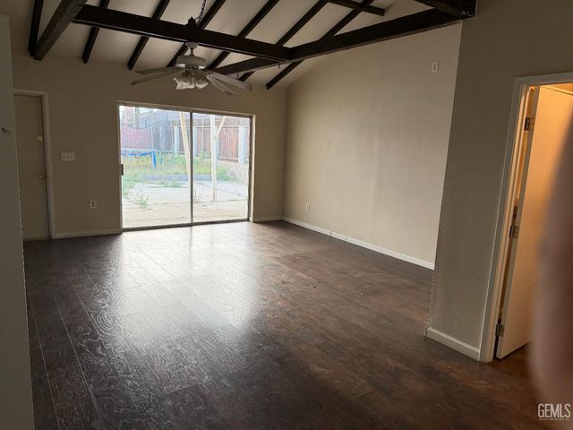 2208 Valencia Drive, Bakersfield, CA 93306