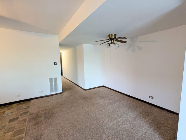 8143 Marion Drive 3E, Justice, IL 60458