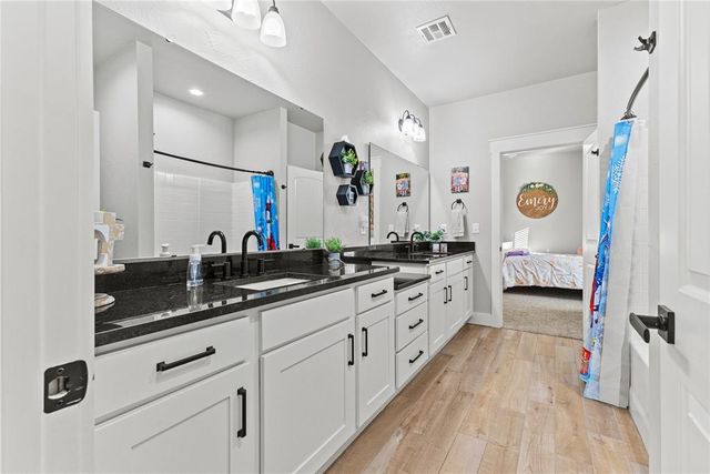 1217 Crimson Drive, Weatherford, OK 73096