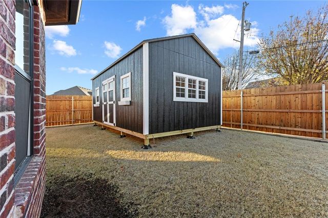 1217 Crimson Drive, Weatherford, OK 73096