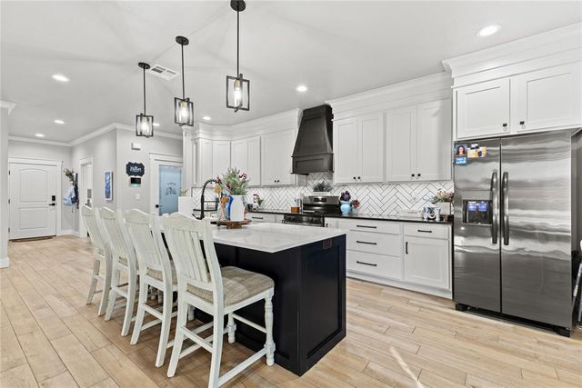 1217 Crimson Drive, Weatherford, OK 73096