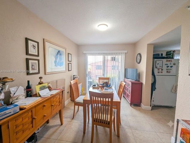 21 E 3rd St 205, Hialeah, FL 33010
