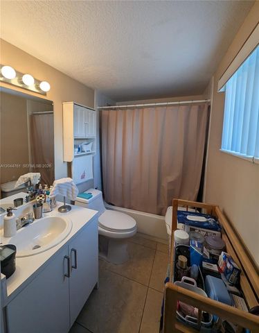 21 E 3rd St 205, Hialeah, FL 33010