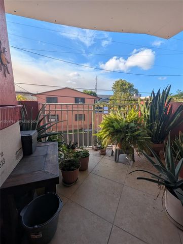 21 E 3rd St 205, Hialeah, FL 33010