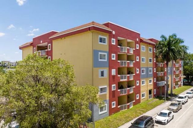 21 E 3rd St 205, Hialeah, FL 33010