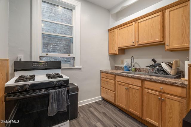 21 N Ferry Street, Schenectady, NY 12305