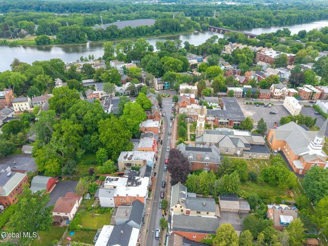 21 N Ferry Street, Schenectady, NY 12305