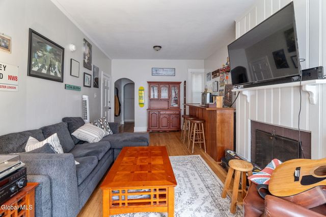 21 N Ferry Street, Schenectady, NY 12305