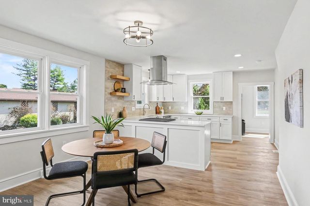 2050 GRAYSTONE RD, East Petersburg, PA 17520