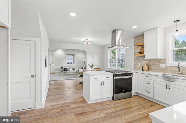 2050 GRAYSTONE RD, East Petersburg, PA 17520