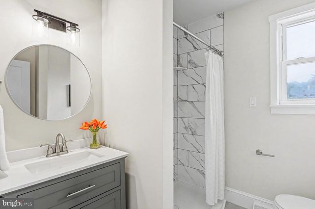 2050 GRAYSTONE RD, East Petersburg, PA 17520