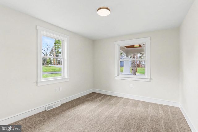 2050 GRAYSTONE RD, East Petersburg, PA 17520