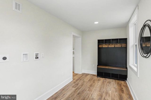 2050 GRAYSTONE RD, East Petersburg, PA 17520