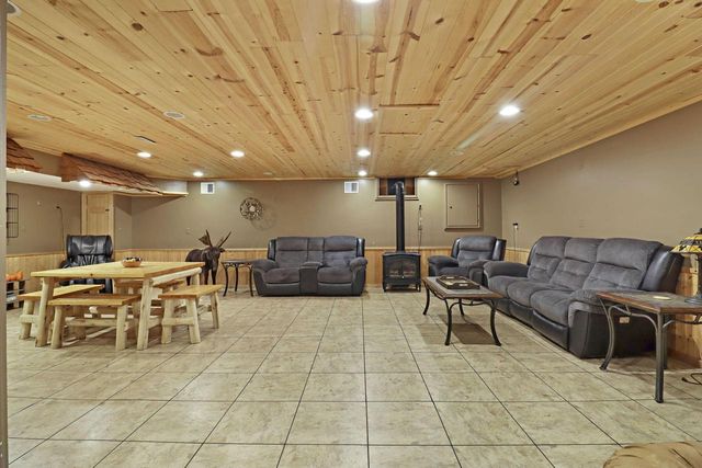 645 W Estate COURT, Elkhorn, WI 53121
