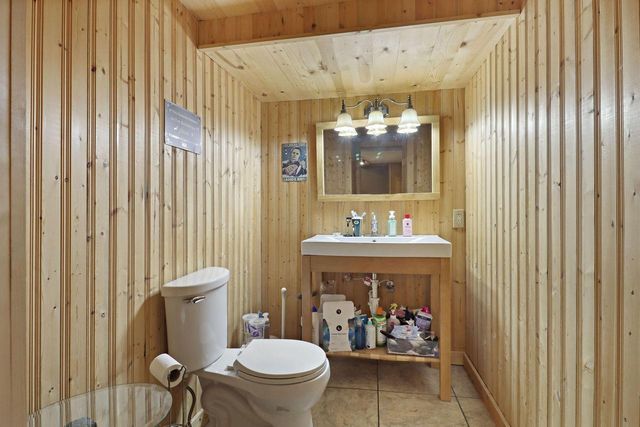 645 W Estate COURT, Elkhorn, WI 53121