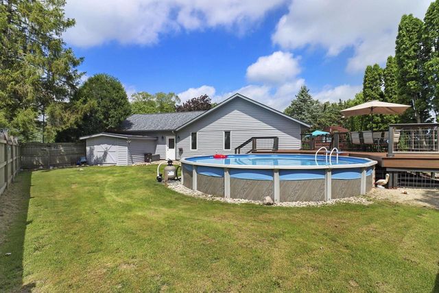 645 W Estate COURT, Elkhorn, WI 53121