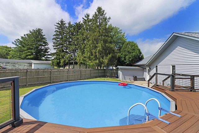 645 W Estate COURT, Elkhorn, WI 53121