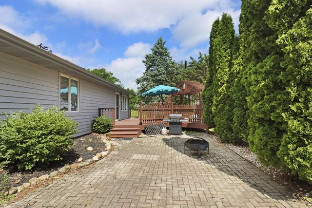 645 W Estate COURT, Elkhorn, WI 53121