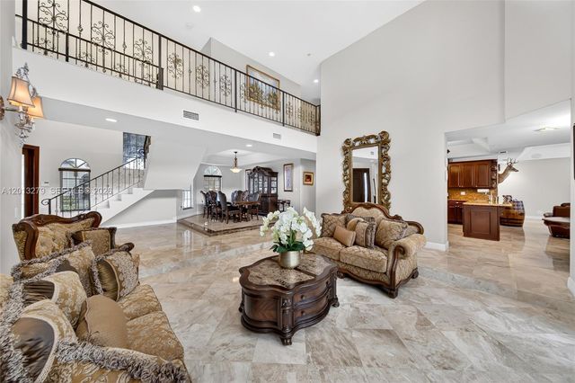 8560 NW 164th St, Miami Lakes, FL 33016