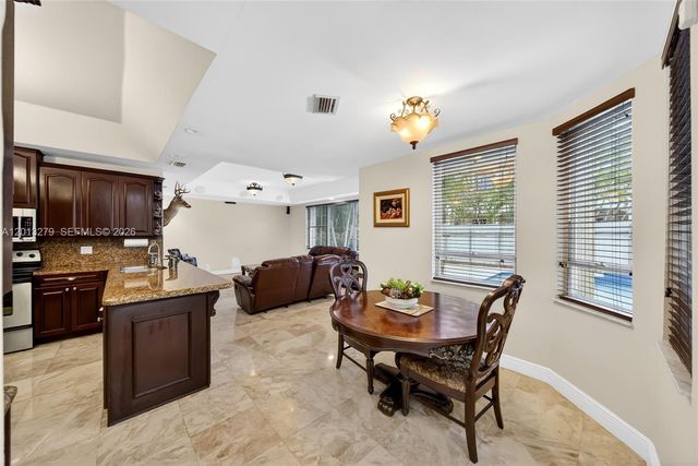 8560 NW 164th St, Miami Lakes, FL 33016