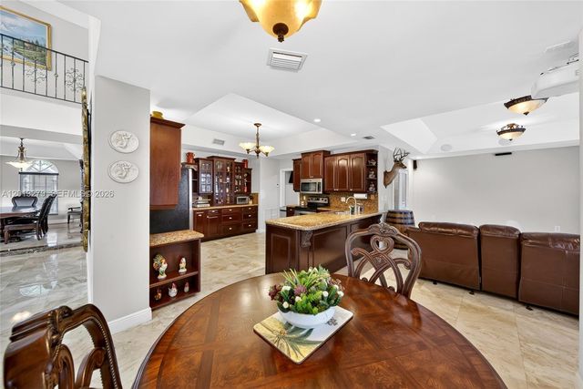 8560 NW 164th St, Miami Lakes, FL 33016