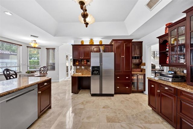 8560 NW 164th St, Miami Lakes, FL 33016