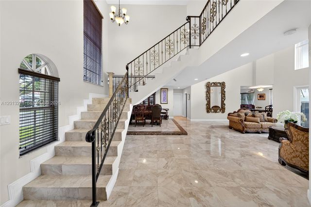 8560 NW 164th St, Miami Lakes, FL 33016