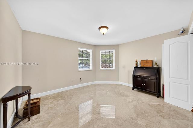 8560 NW 164th St, Miami Lakes, FL 33016