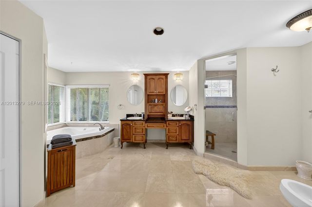 8560 NW 164th St, Miami Lakes, FL 33016