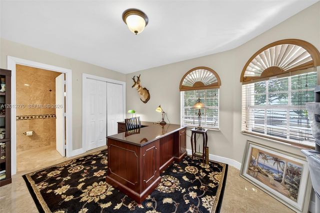 8560 NW 164th St, Miami Lakes, FL 33016