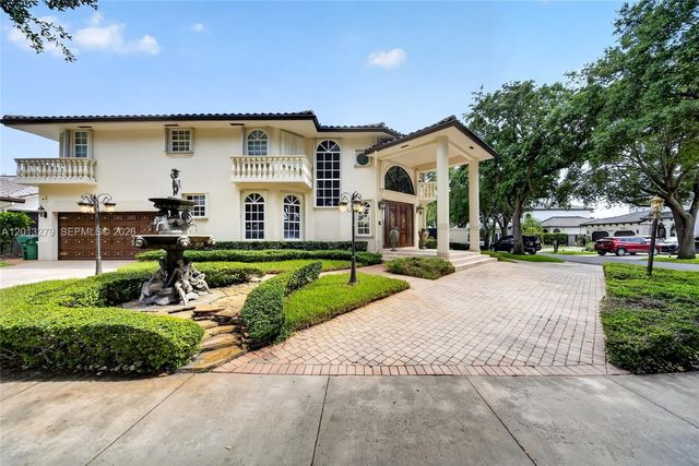 8560 NW 164th St, Miami Lakes, FL 33016