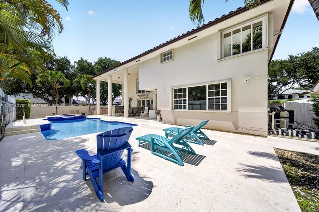 8560 NW 164th St, Miami Lakes, FL 33016