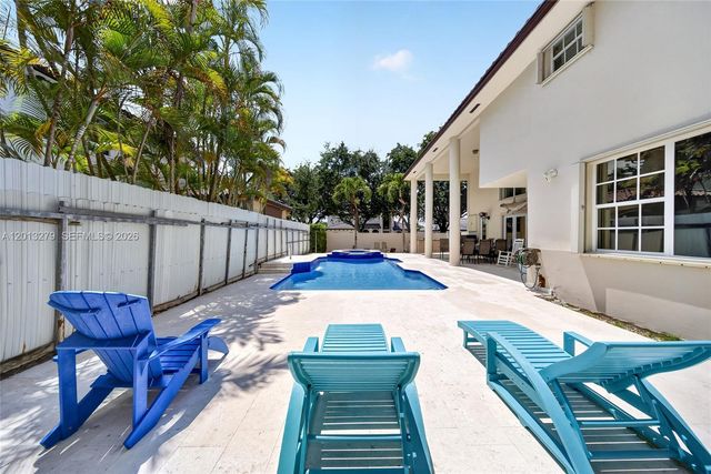 8560 NW 164th St, Miami Lakes, FL 33016