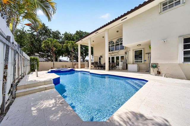 8560 NW 164th St, Miami Lakes, FL 33016