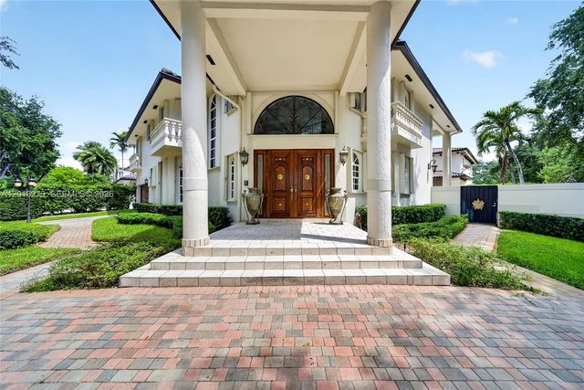 8560 NW 164th St, Miami Lakes, FL 33016