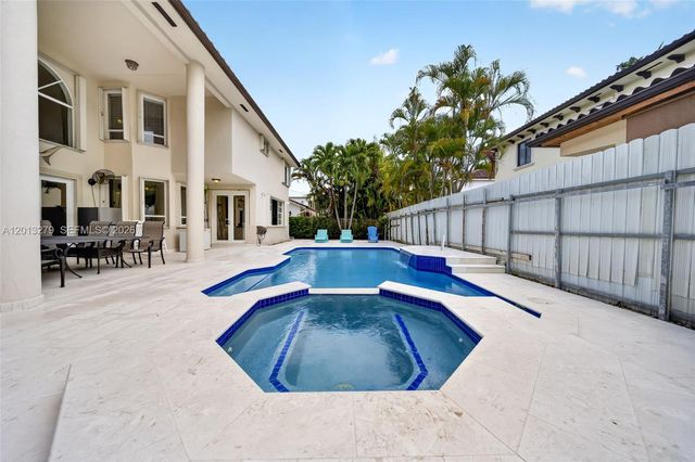 8560 NW 164th St, Miami Lakes, FL 33016
