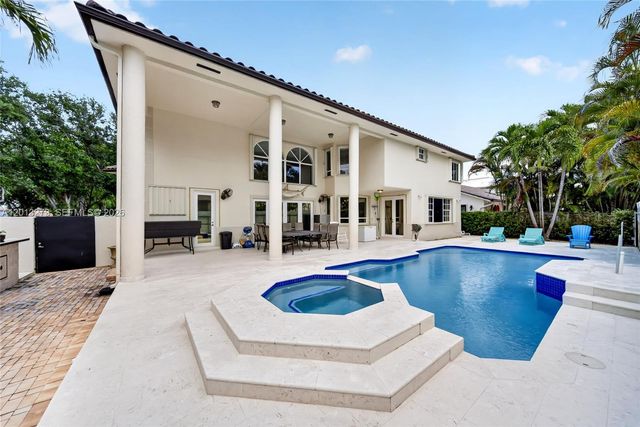 8560 NW 164th St, Miami Lakes, FL 33016