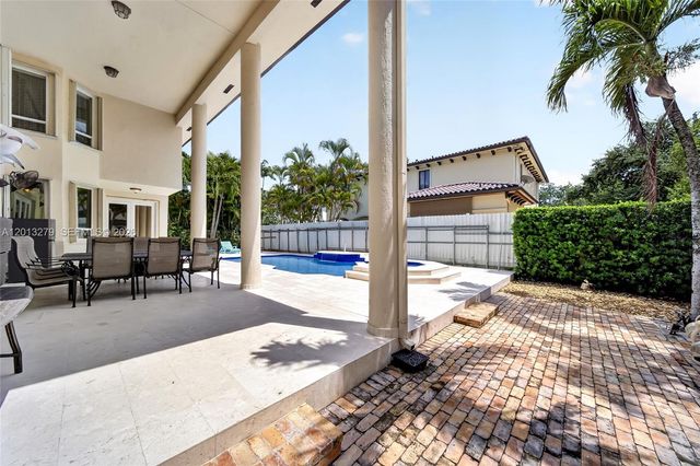 8560 NW 164th St, Miami Lakes, FL 33016