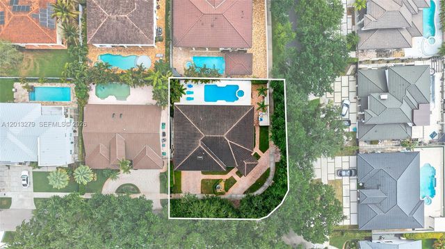 8560 NW 164th St, Miami Lakes, FL 33016