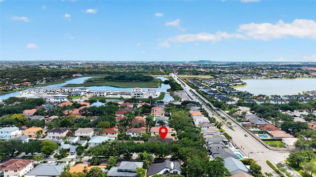 8560 NW 164th St, Miami Lakes, FL 33016