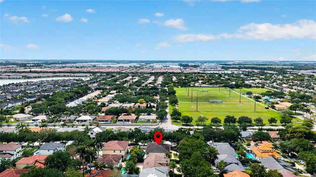 8560 NW 164th St, Miami Lakes, FL 33016
