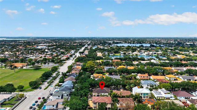 8560 NW 164th St, Miami Lakes, FL 33016