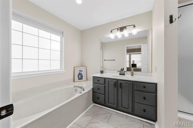 7 Cherokee Sunset Court, O'fallon, MO 63366